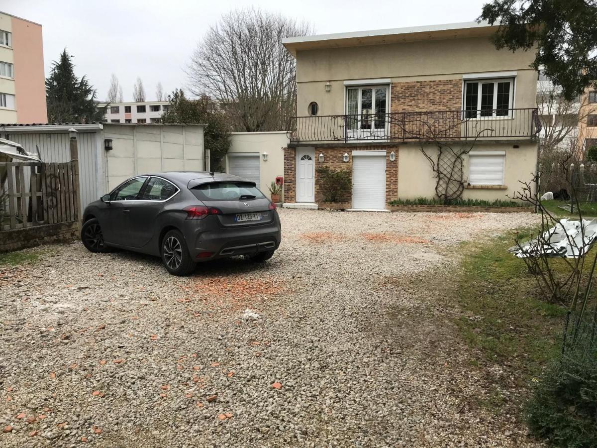 Appartement Fond De Jardin 1 Etage Palaiseau Luaran gambar